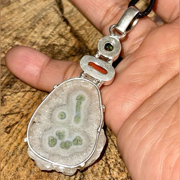 Solar Quartz Pendant 2 7/8” - Picture 6 of 15